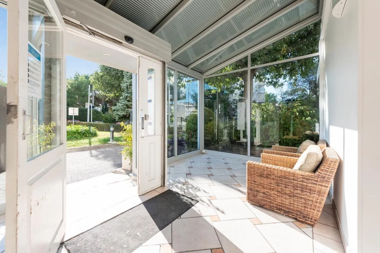 ז'ואן-לה-פינס Residence Pierre & Vacances La Rostagne