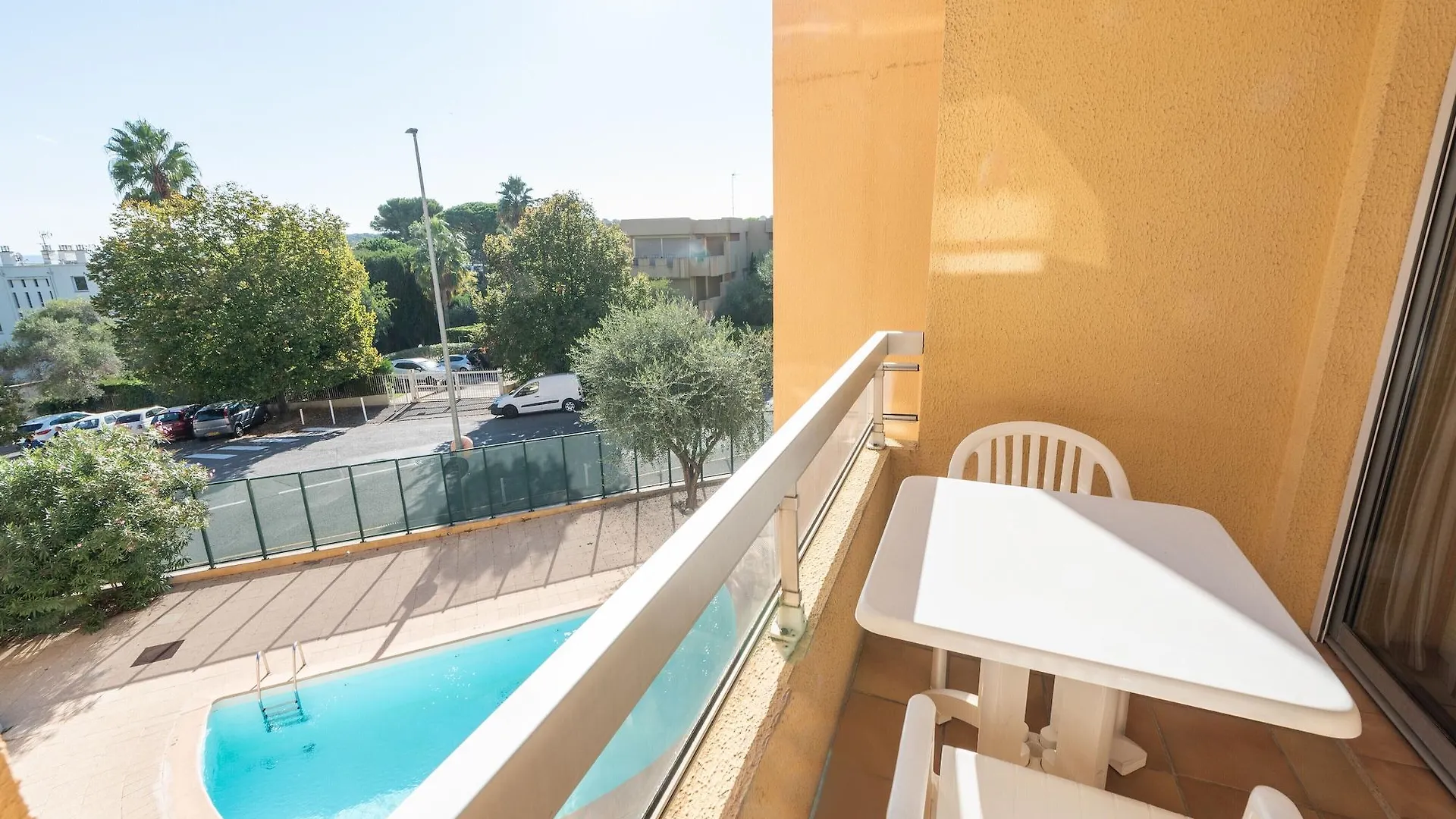 ז'ואן-לה-פינס Residence Pierre & Vacances La Rostagne מלון דירות