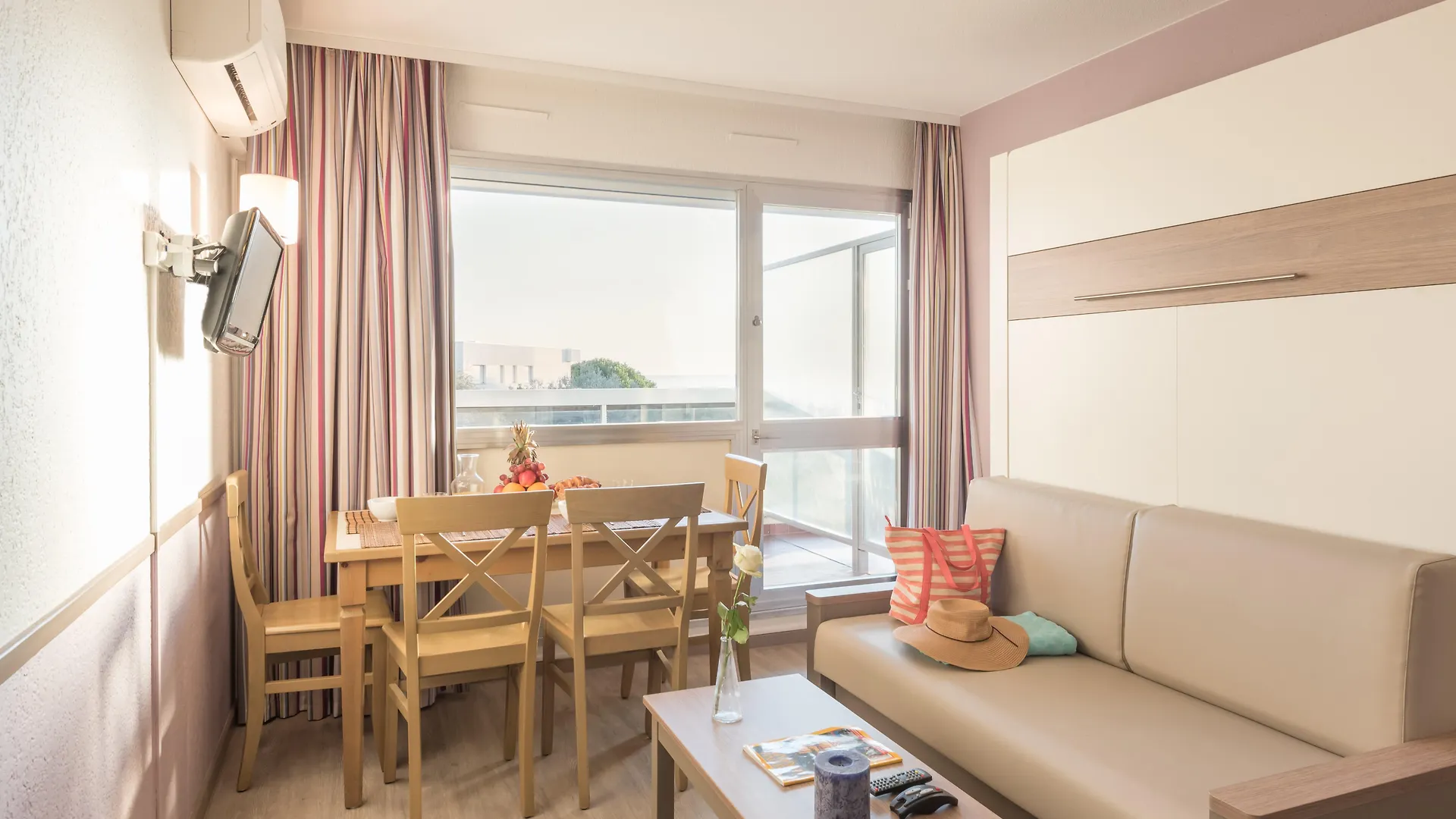 ז'ואן-לה-פינס Residence Pierre & Vacances La Rostagne 3*,  צרפת