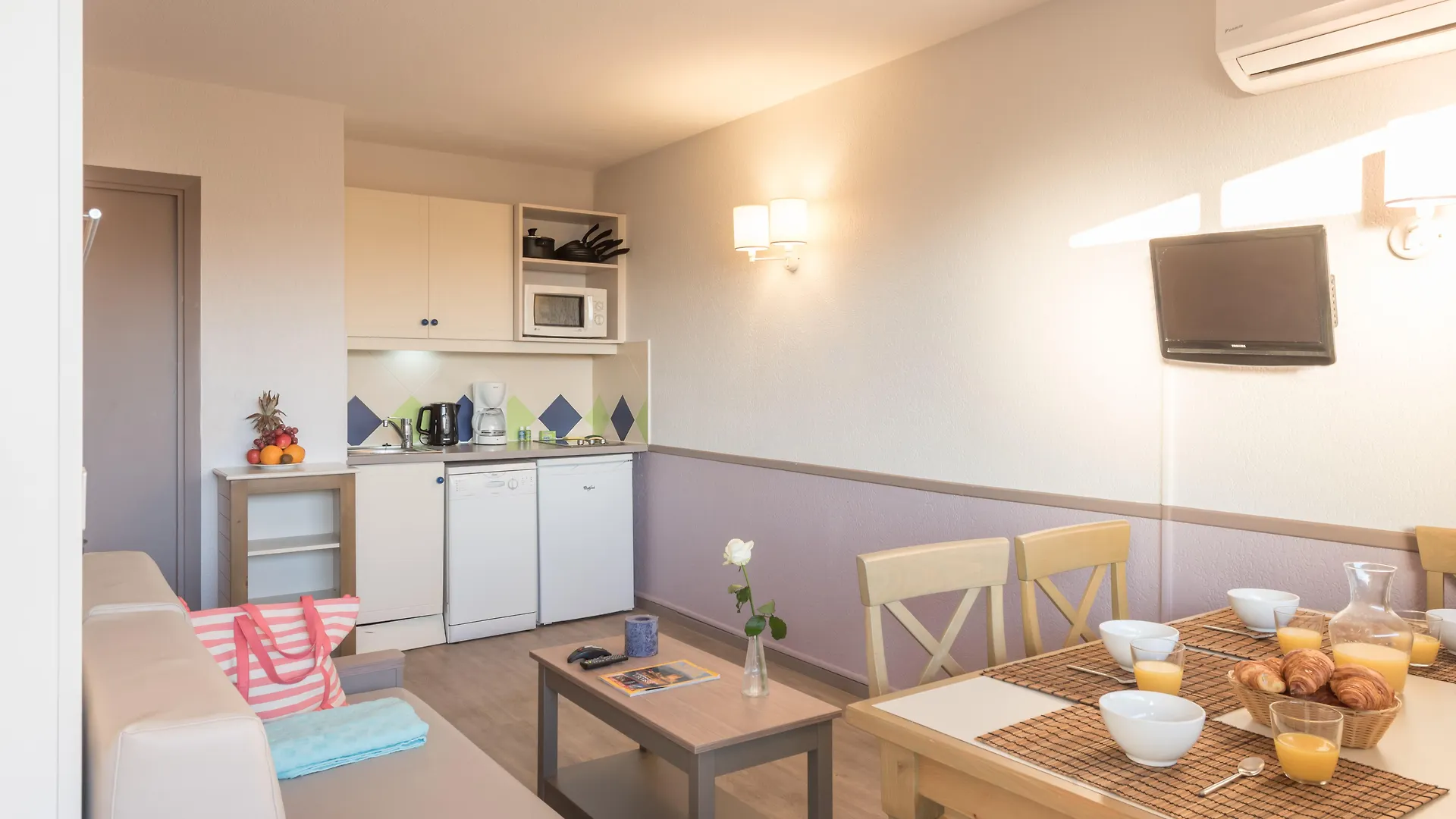 ז'ואן-לה-פינס Residence Pierre & Vacances La Rostagne 3*,  צרפת