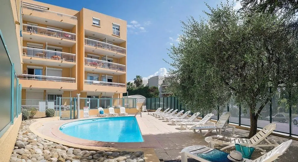 ז'ואן-לה-פינס Residence Pierre & Vacances La Rostagne 3*,  צרפת