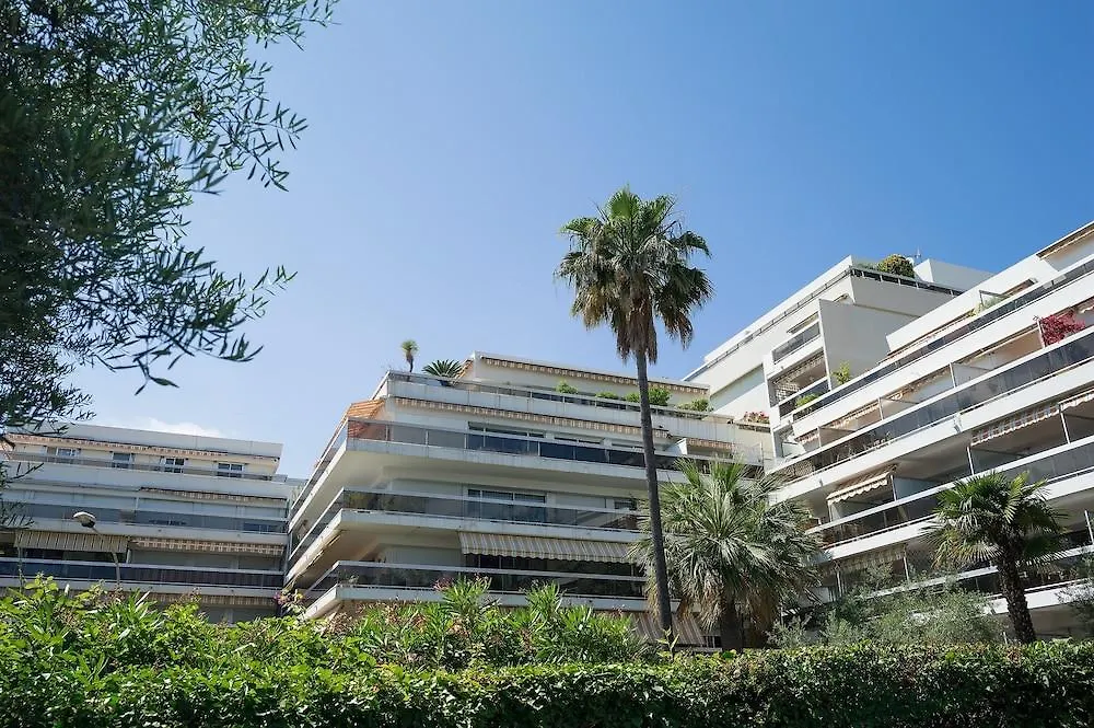 ז'ואן-לה-פינס Residence Pierre & Vacances La Rostagne