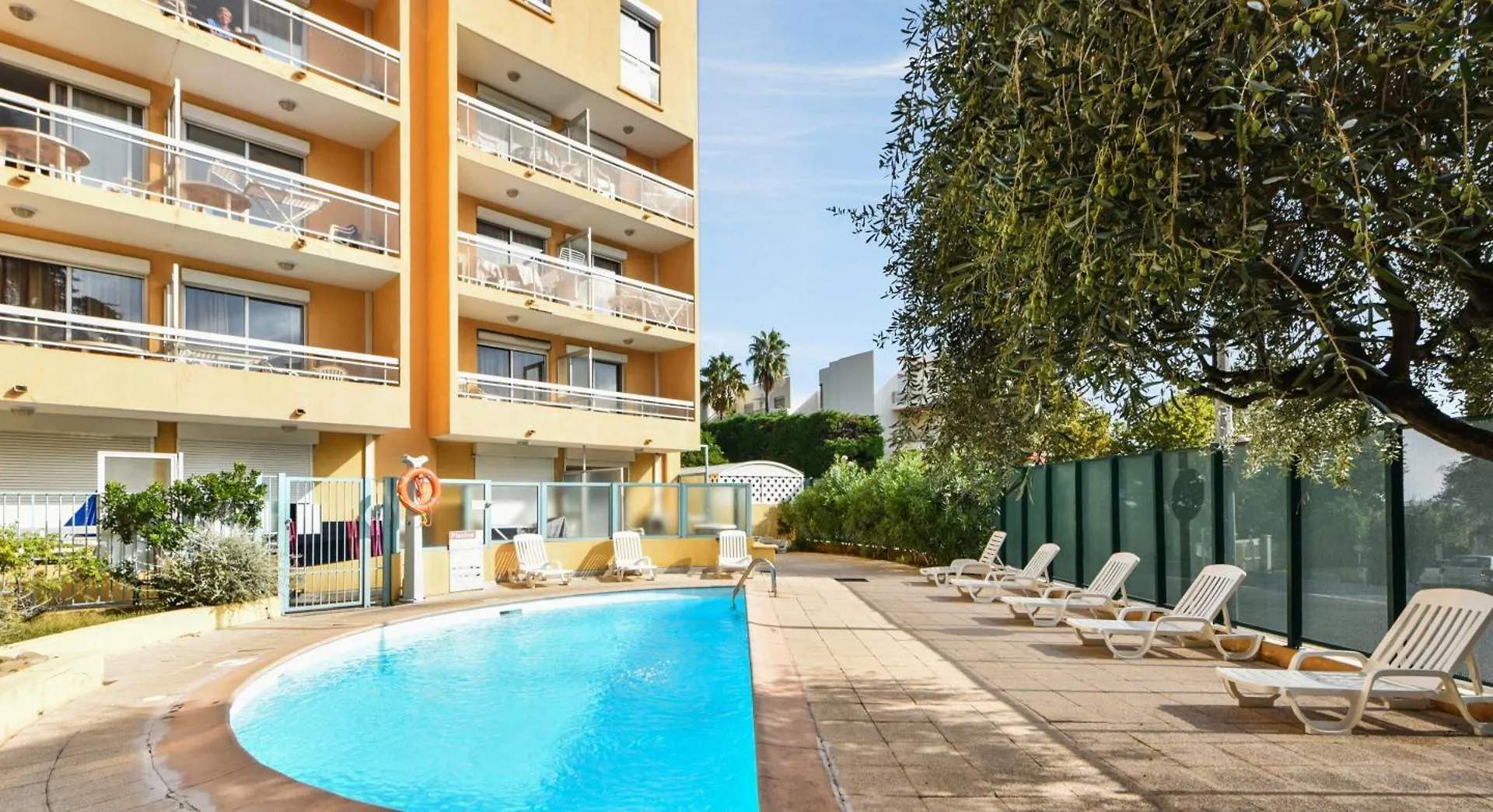 ז'ואן-לה-פינס Residence Pierre & Vacances La Rostagne