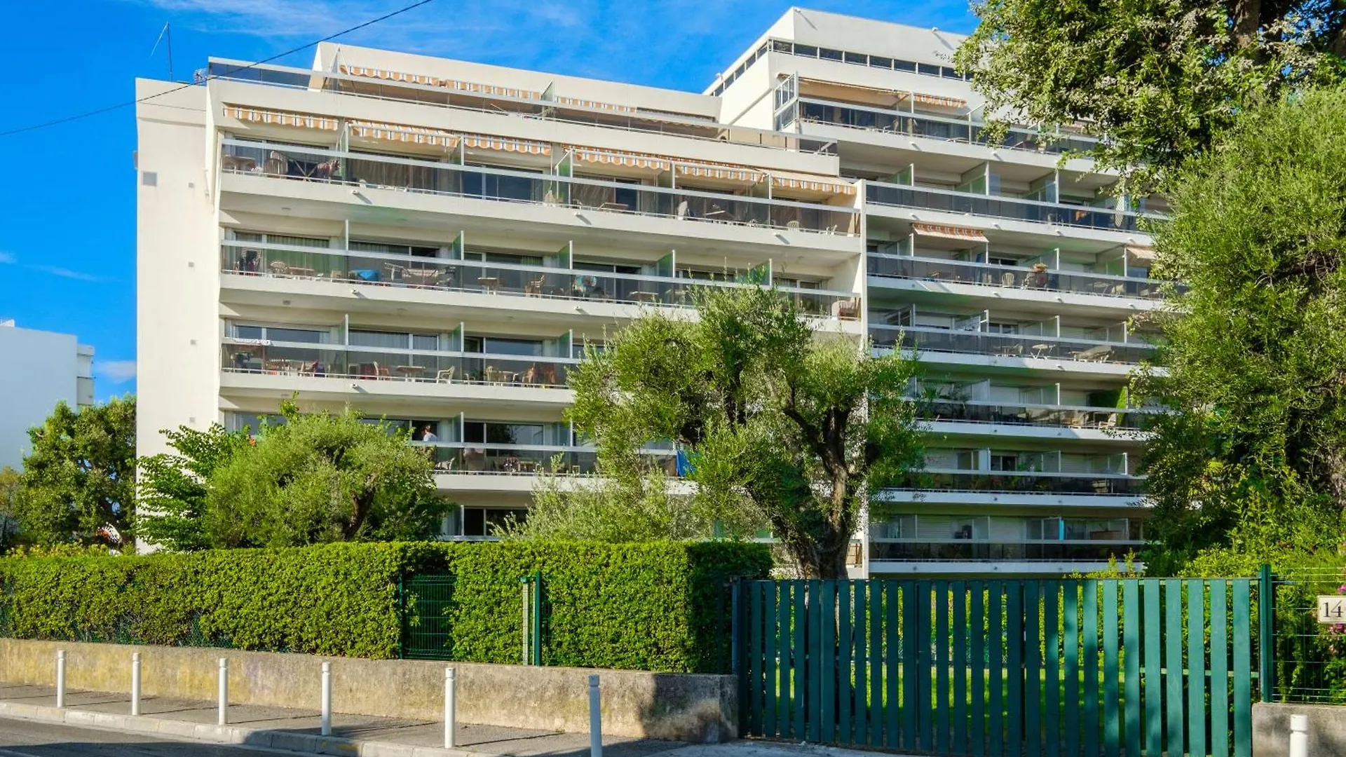 ז'ואן-לה-פינס Residence Pierre & Vacances La Rostagne
