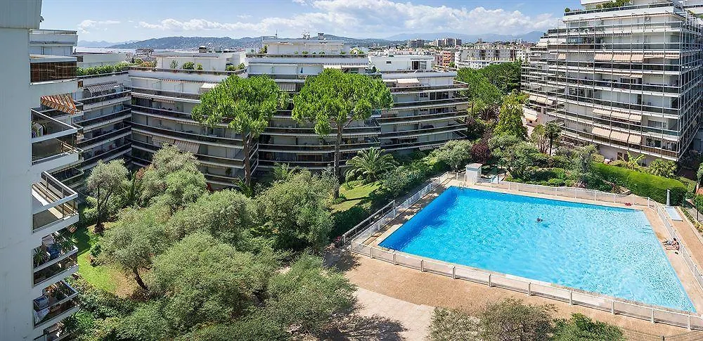 *** מלון דירות ז'ואן-לה-פינס Residence Pierre & Vacances La Rostagne צרפת
