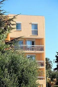 ז'ואן-לה-פינס Residence Pierre & Vacances La Rostagne 3*,  צרפת