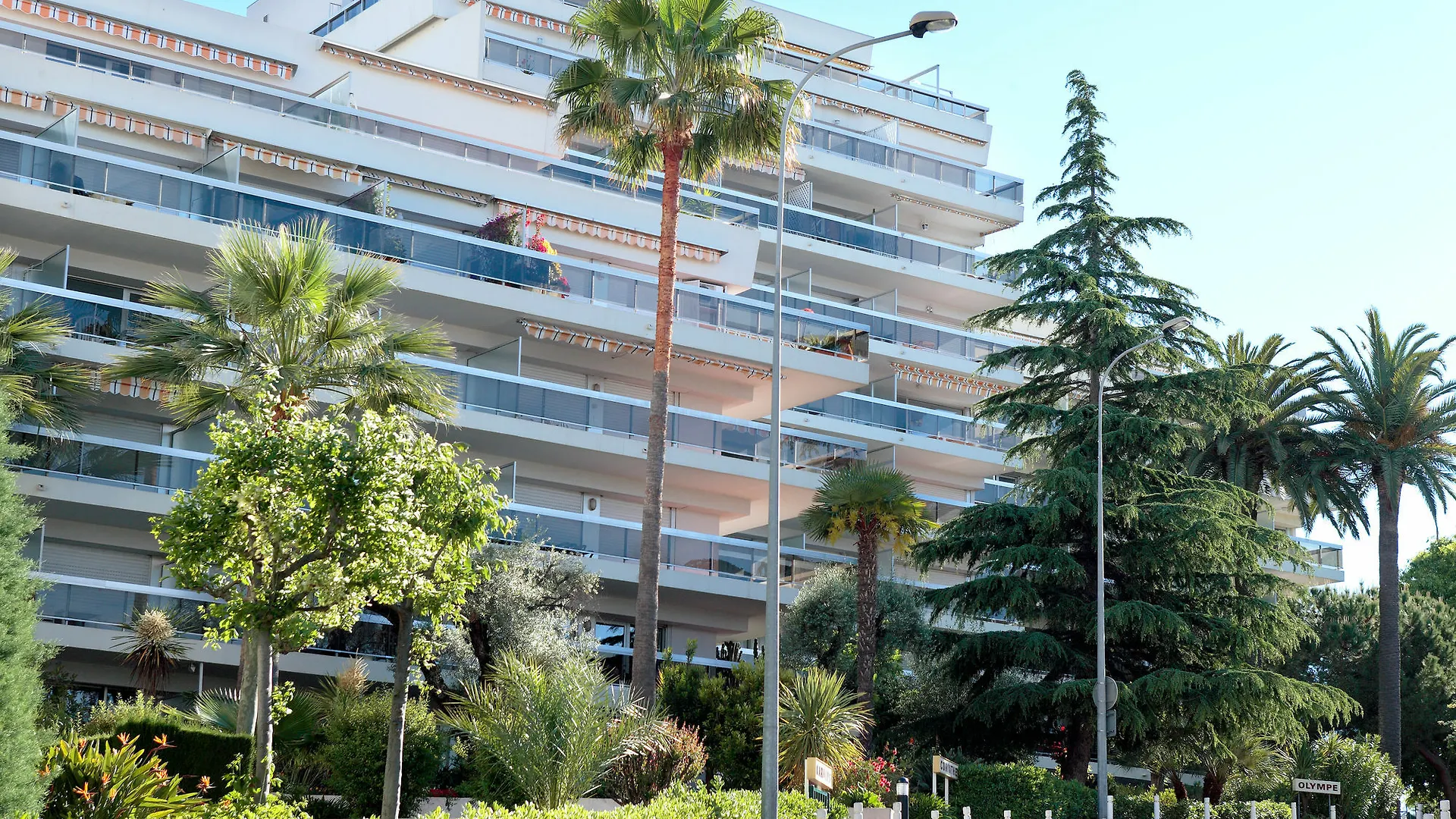 *** מלון דירות ז'ואן-לה-פינס Residence Pierre & Vacances La Rostagne צרפת